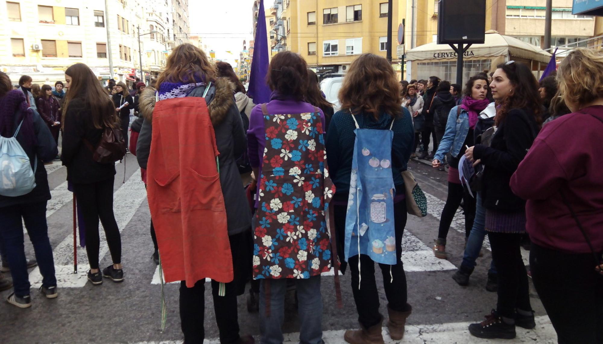 8M Valencia delantales